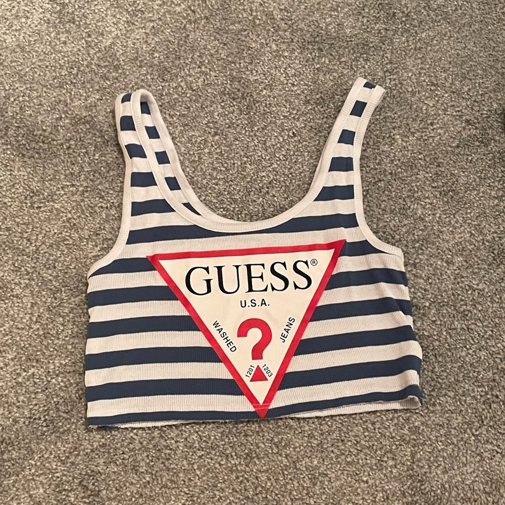 SUPER CUTE Guess cropped tank